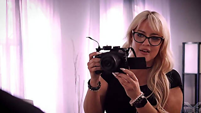 Missax Elizabeth Skylar & Jessica Ryan The Photoshoot Incident - Lizzie Ryan