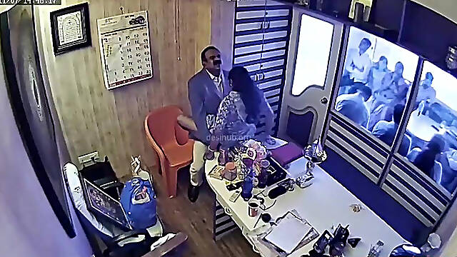 Astrologer Ashok Kharat MMS Videos Fucks His Multiple Female Clients In His Cabin For Good Luck