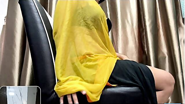 Sexxxxy Indian Aunty wants My hard dick