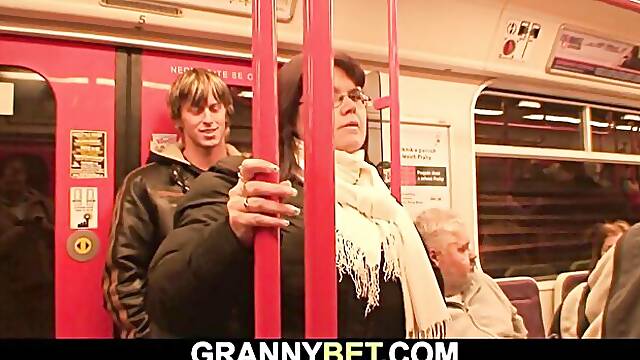 Granny Bet - reality scene