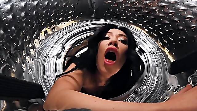 Alluring Beauty Megan Maiden Hot Video