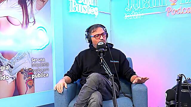 Annie Marin Sexy blonde fucks her friend on Juan Bustos Podcast.