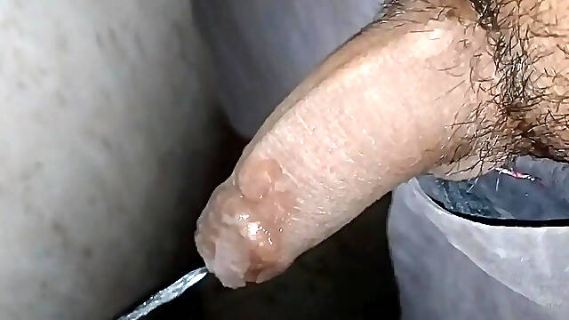 Man tries to orgasm while peeing