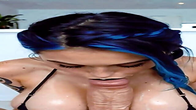 Goth emo goddess deepthroats and sucks huge dick in 3D game
