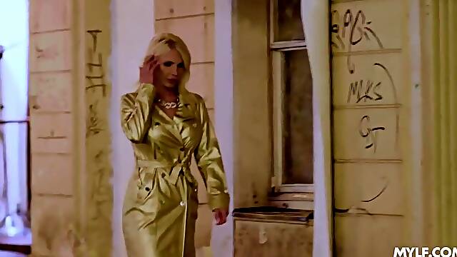 Hot Milf Prowls - Tiffany Rousso