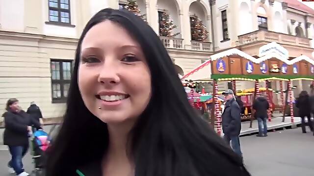 Unerwarteter Schwanz Hammert Mich! With Caro Cream