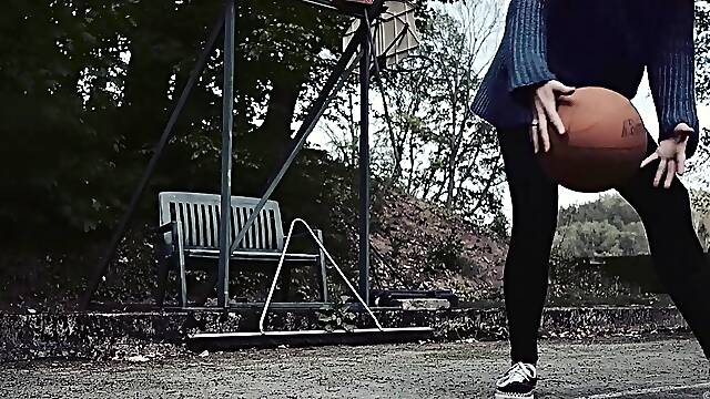 Time Out - Emylia Argan & Maxmilian Dior