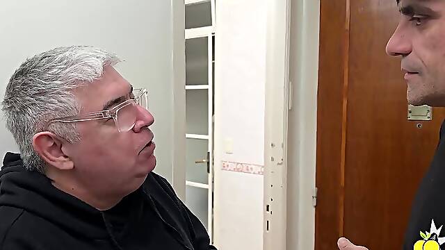 My Husband Is a Tightwad, so I Had to Take Care of the Tip.