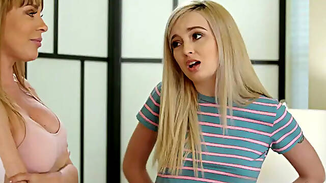 All Girl Massage: When Fingers Start to Creep