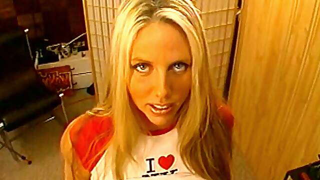 Cougar Licking Heavy Balls Till She Gets A Facial Cumshot