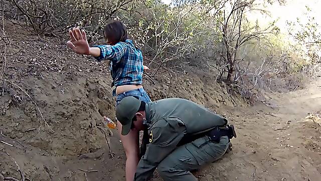Border patrol officers lay the pipe to a hot chick they caught
