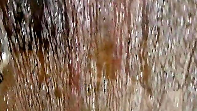 La grabe desnudita en la ducha