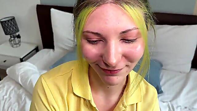 "How about I try your twat instead of pizza?" I screwed the cute pizza delivery cutie