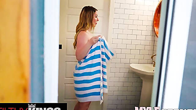 FILTHY KINGS - MILF Sydney Paige Fucked Hard by Voyeur Leo Valentino