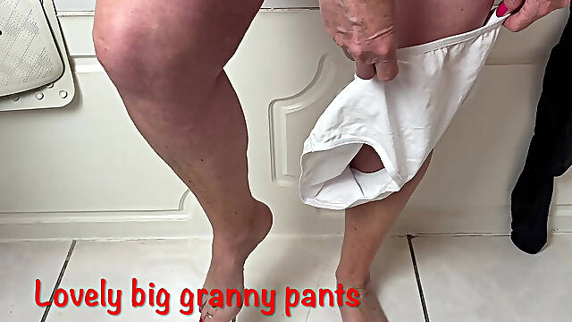 Mrs Mature Feet in the bathroom 470