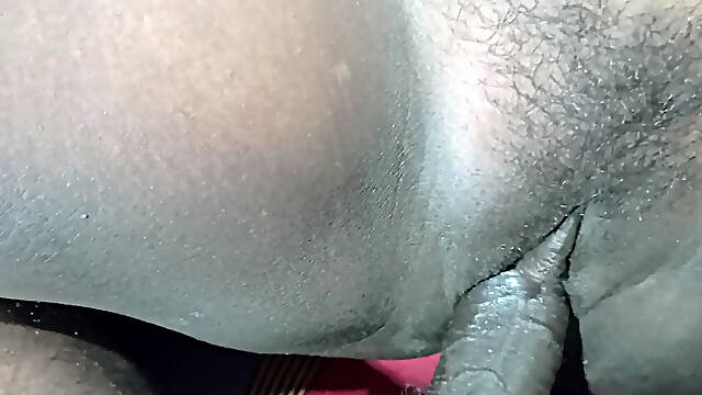 Sri Lankan Young Couple Fucking in Guest House