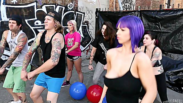 Outdoors interracial sex with flexible amateur Larkin Love